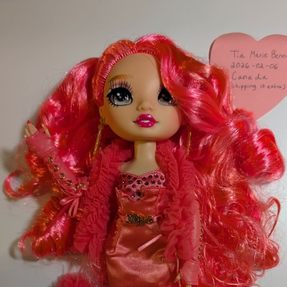 Priscilla Perez (Series 5) Rainbow High - Picture 2 of 4